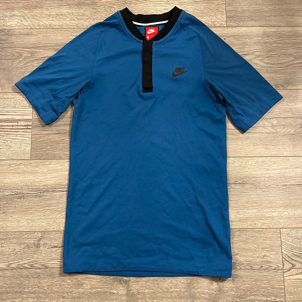 Nike tshirt